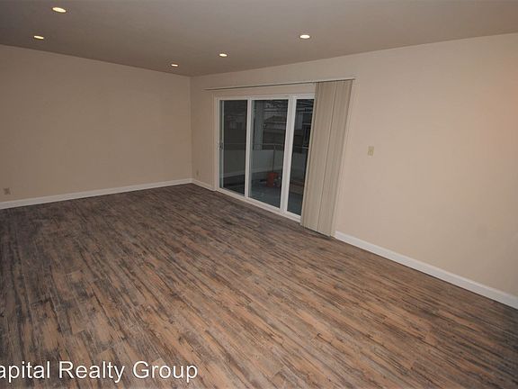 3rd image of 1439 El Camino Real APT 5