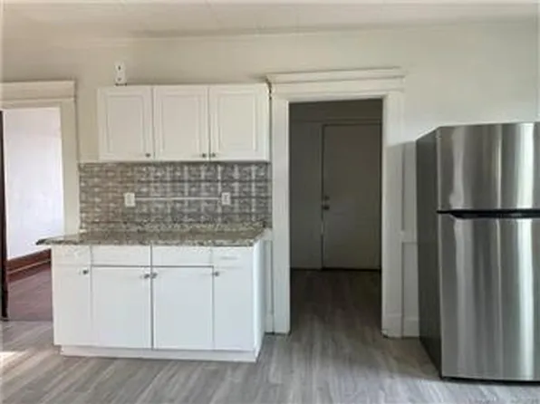 95 Elmwood Ave, Waterbury, CT 06710