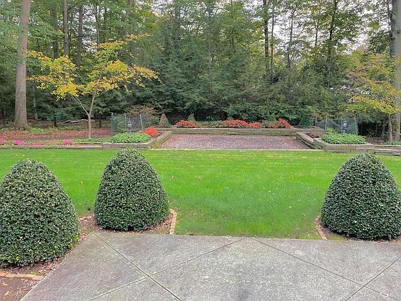 3rd image of 205 Christopher Ln