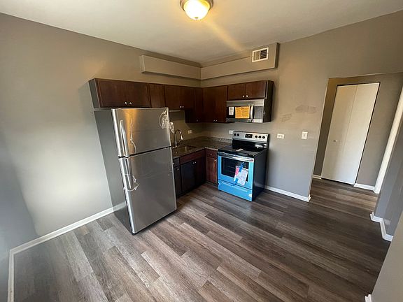 2nd image of 1854 S Central Park Ave #1852-2W