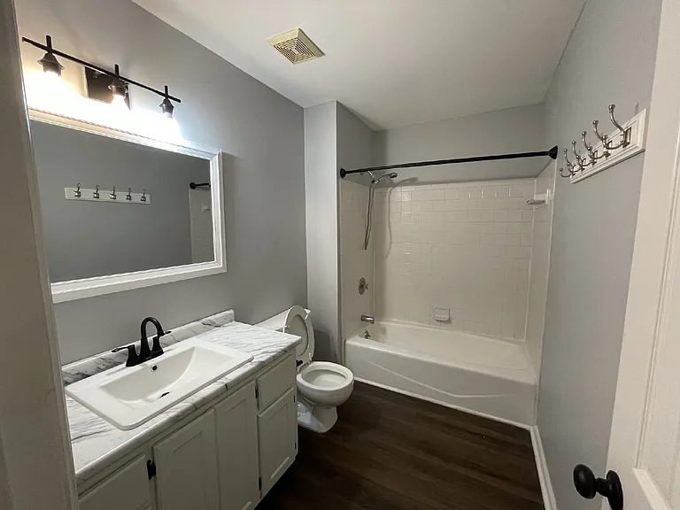 512 Creek View Dr — Photo 12