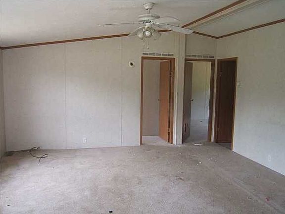 3rd image of 19 Mattie Dr
