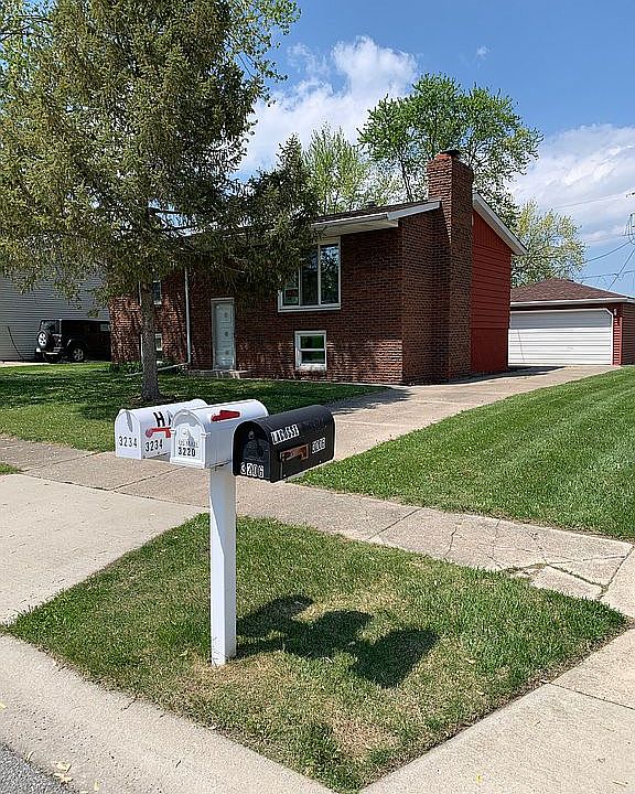 1st image of 3220 W 75th Pl