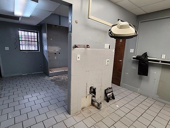 2nd image of 23-54 Steinway St #1