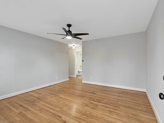4th image of 221 N Linden Ave #2