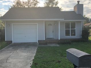 516 Hollyberry Ln, Fayetteville, NC 28314