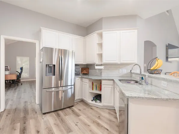 1613 Warm Springs Dr, Allen, TX 75002