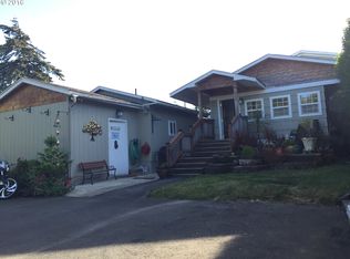 933 S 7th St, Coos Bay, OR 97420