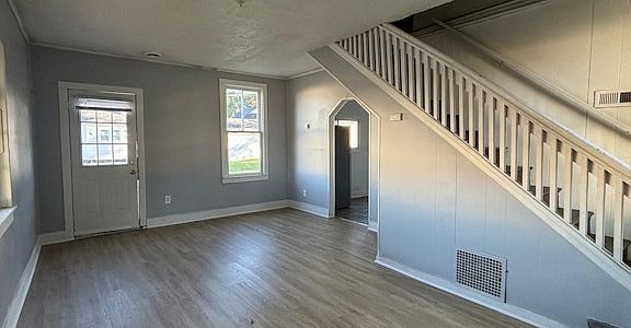 3rd image of 209 Staunton St #1