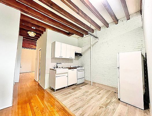 3rd image of 690 9th Ave #4S