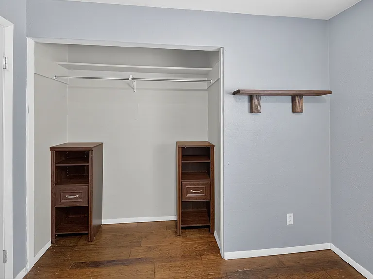 19054 W 61st Pl — Photo 14
