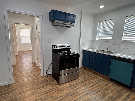 5th image of 2210 S Pine St