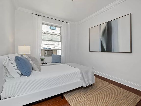 5th image of 140 W 71st St APT 8J