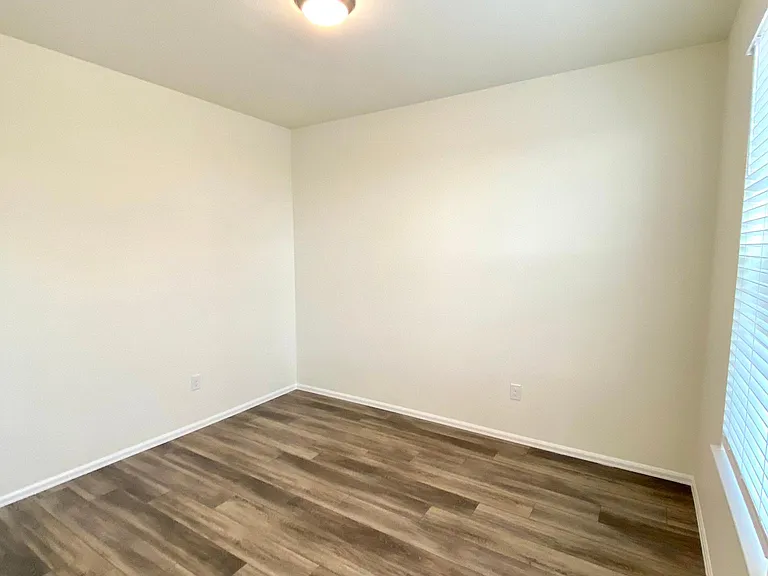 17619 Olive St — Photo 10