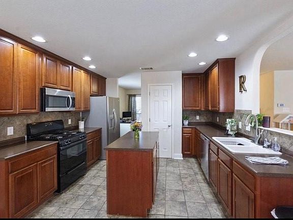 4th image of 1315 Samson Dr