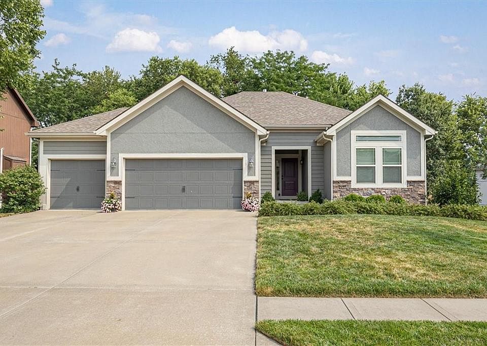 1st image of 408 Lee Dr