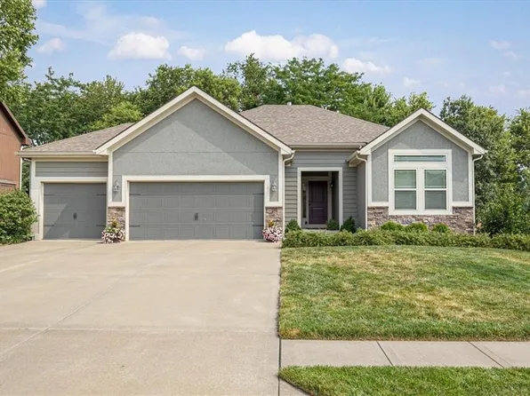 408 Lee Dr, Kearney, MO 64060