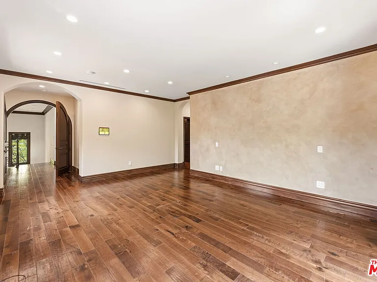 2108 San Ysidro Dr — Photo 16