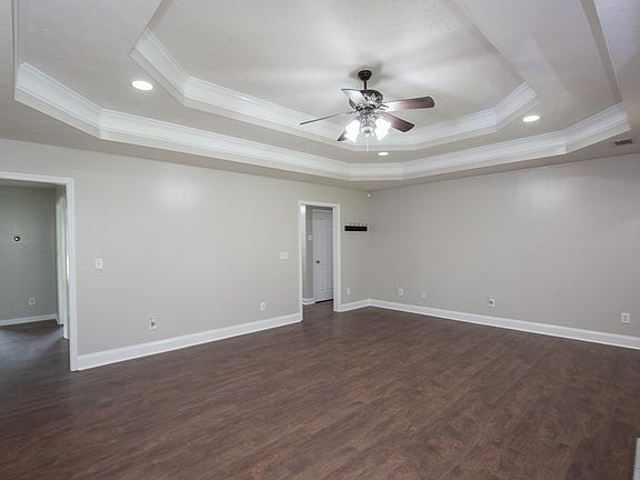 3rd image of 90 Redwood Dr