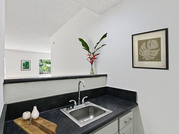 5th image of 6000 Buckingham Pkwy #6060-106