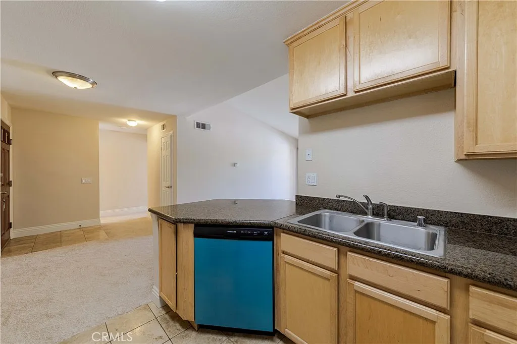 2 bed, 2.0 bath, 995 sqft, $2,650 — Photo 4