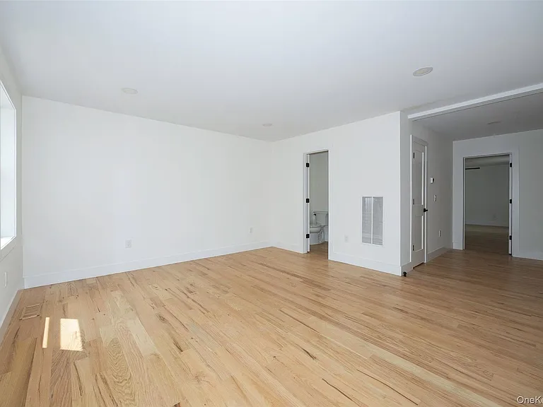7441 S Broadway — Photo 12