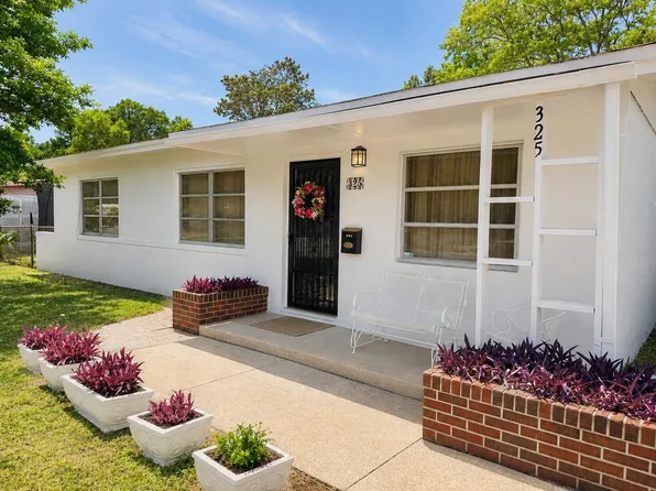 325 Avon Ln, Mary Esther, FL 32569