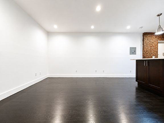 5th image of 3409 14th Ave #2G