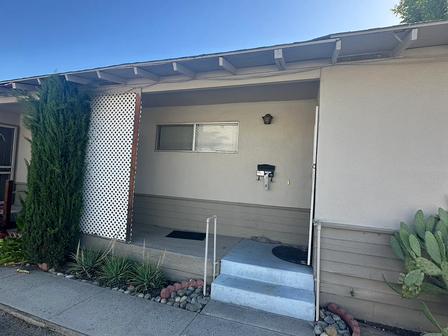 1 bed, $900 — Photo 2