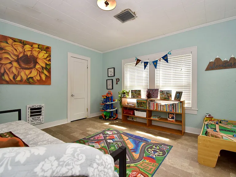 708 Tech Dr — Photo 18