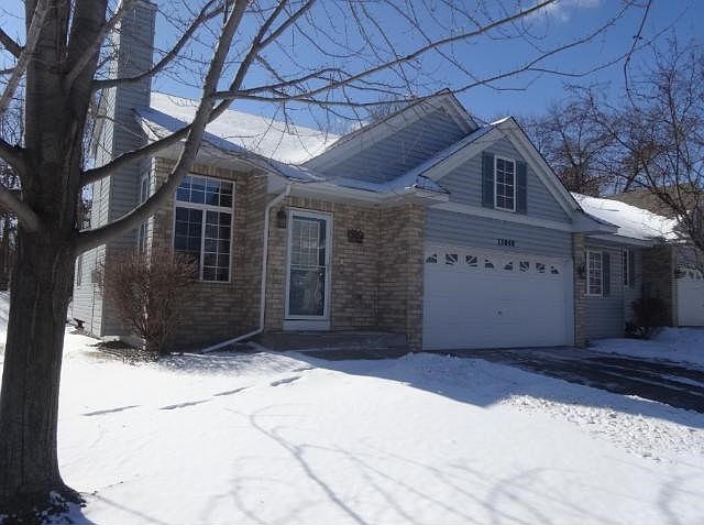 End Unit Town home! Enjoy Private Nature views from the 4 season Sun Room!