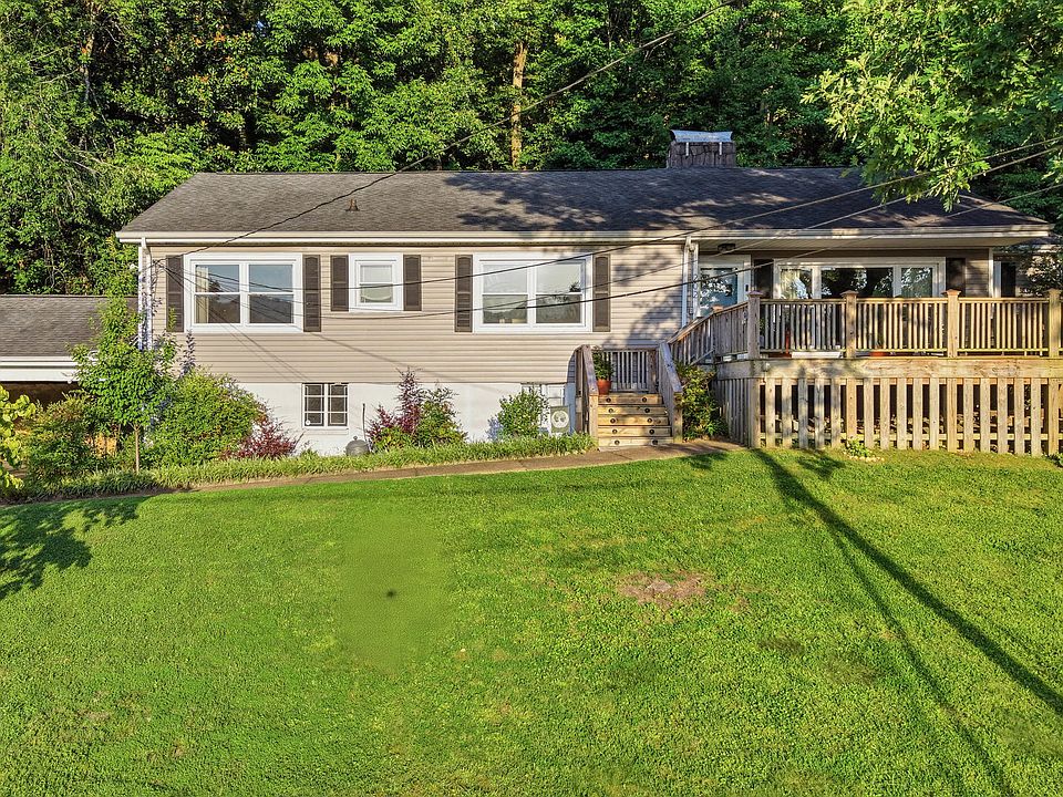 1st image of 202 Woodbury Ave