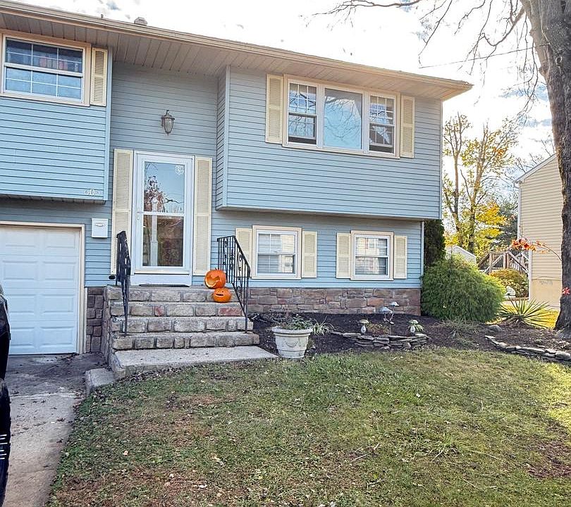 1st image of 606 Price Dr