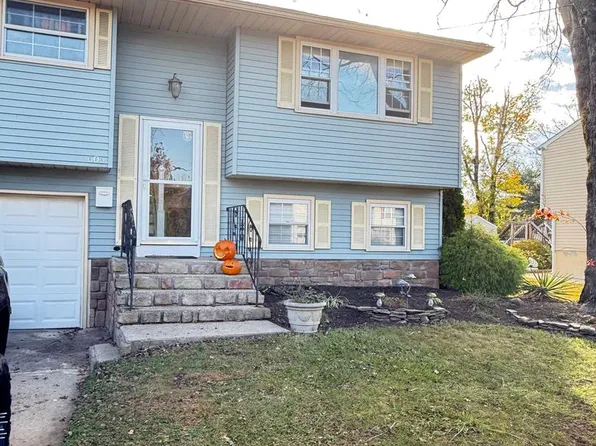 606 Price Dr, Westampton, NJ 08060