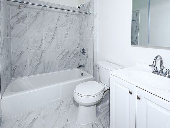 4th image of 54 W 74th St APT 412