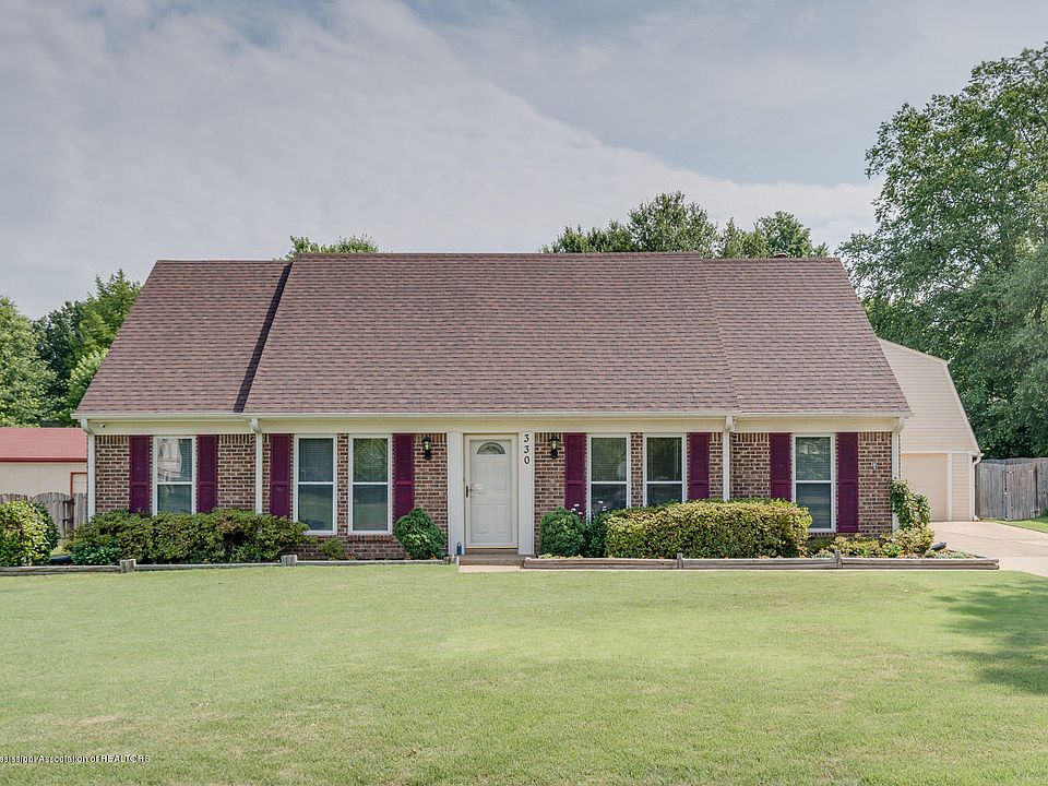 1st image of 330 Clarington Dr