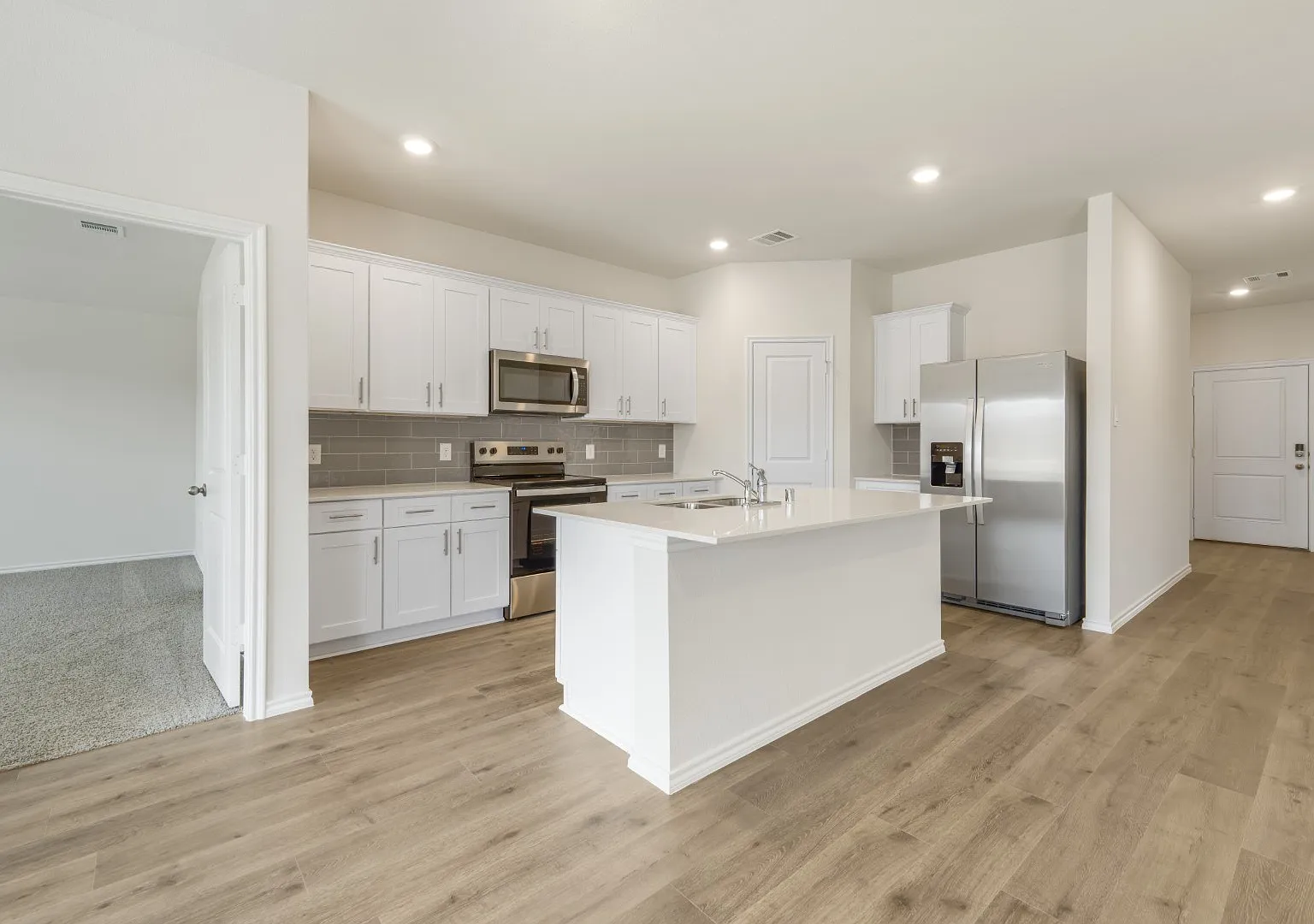 1558 Brooke Drive — Photo 4