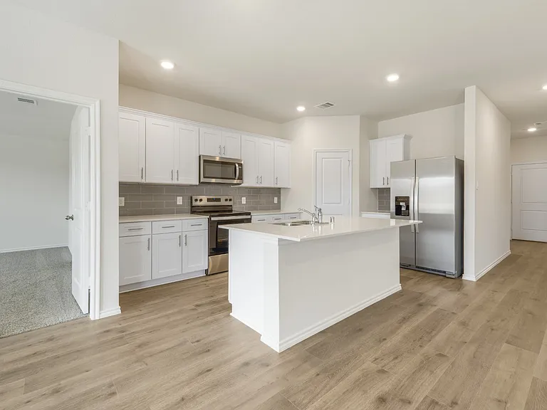 1558 Brooke Dr — Photo 4