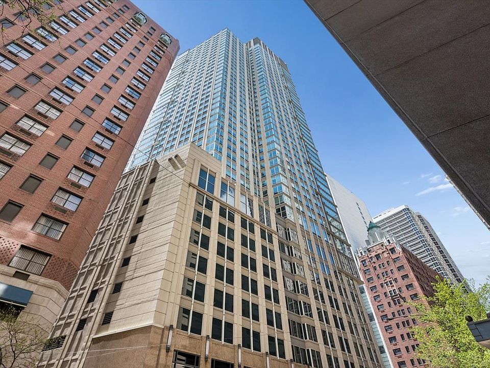 1st image of 57 E Delaware Pl APT 1805