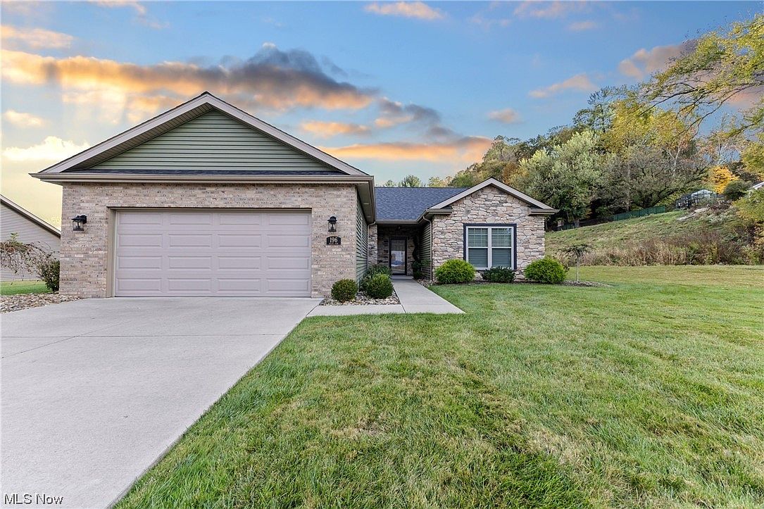 196 Valley View Dr, Weirton, WV 26062 Zillow