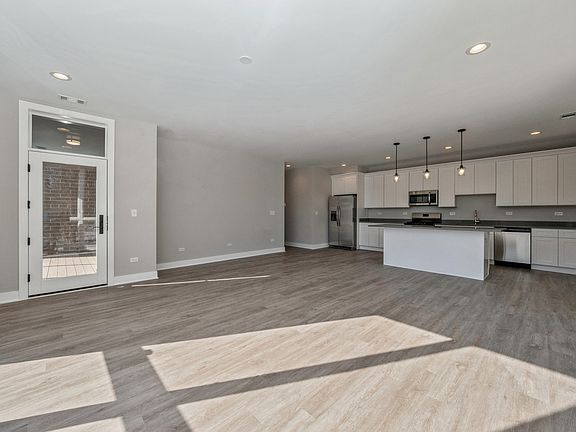 5th image of 2904 S Hillock Ave #203