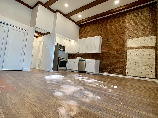 Rented by Building Equity Real Estate LLC | media 8