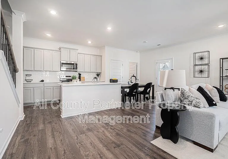 607 Silver Moon Dr — Photo 10