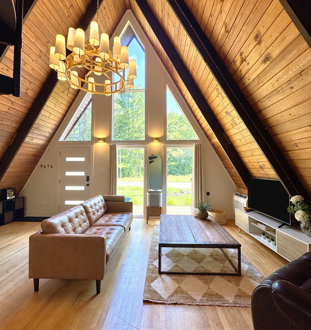 1405 Manns Chapel Rd — Photo 2