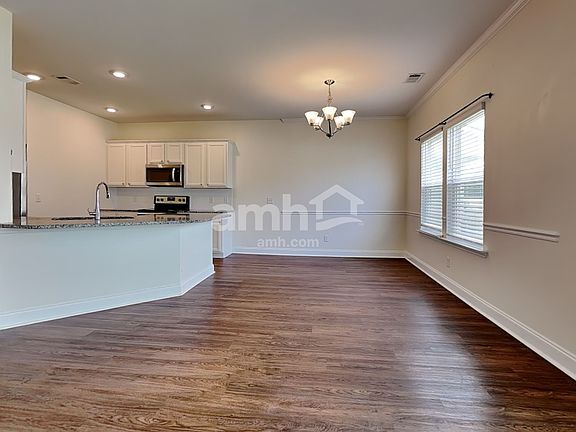 5th image of 29 Birch Cir