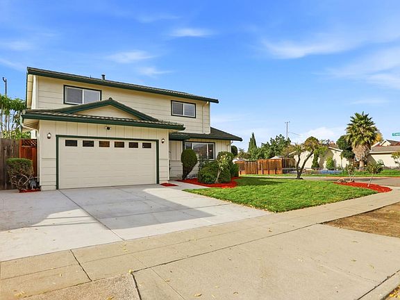 4th image of 2045 Treewood Ln