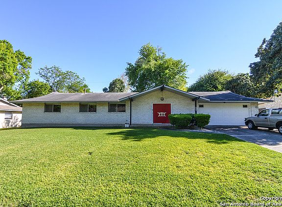3rd image of 2914 Sir Phillip Dr