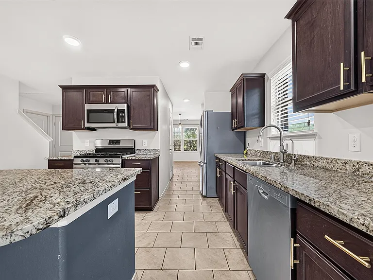 23718 Water Hickory Dr — Photo 12