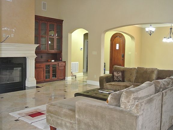 4th image of 3711 Broadmoor Blvd