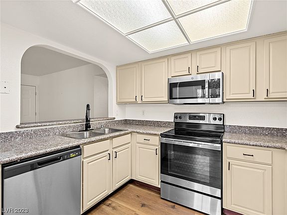 5th image of 2912 Bluegill Way Unit A